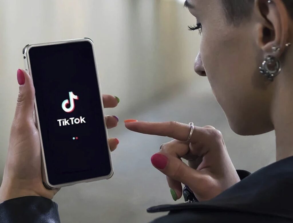 MENORES TIKTOK 60 MINUTOS